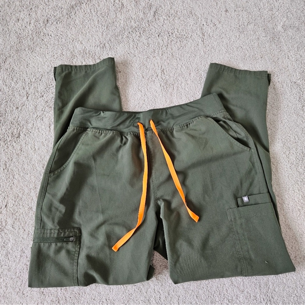 Figs | Yola Skinny Scrub Pants in XLT, Moss green, orange waist ties